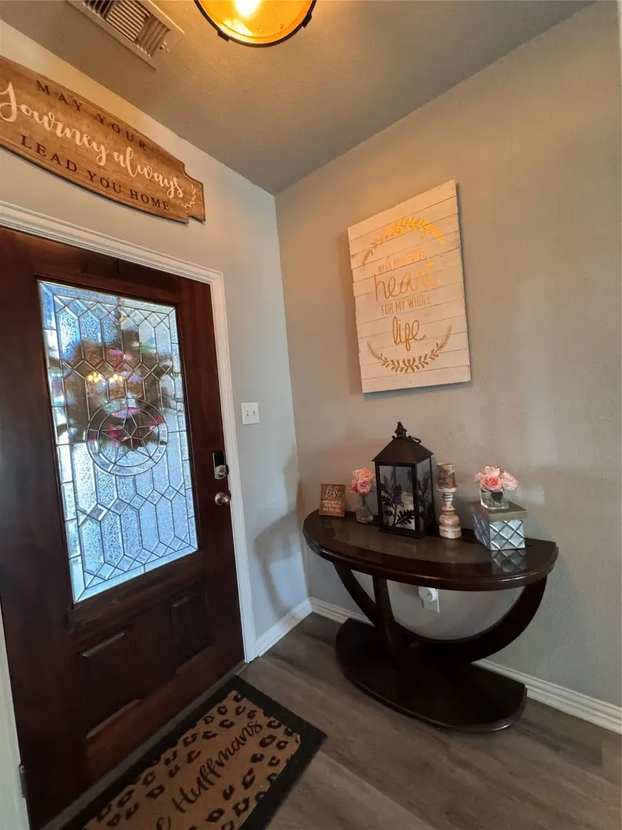 209 Meadow Ridge Way, Clute, TX 77531 - Image #3