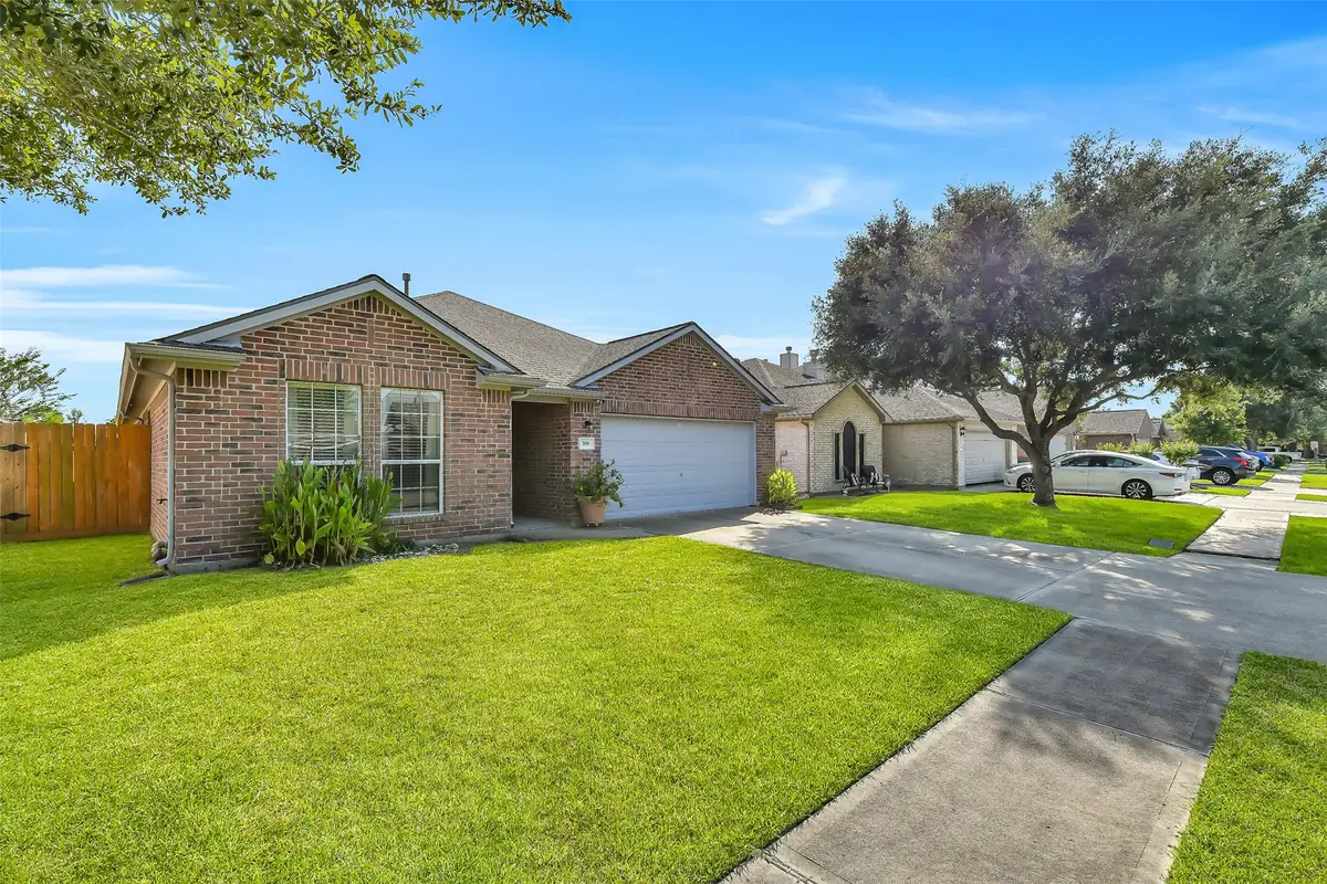 706 St Croix Street, Alvin, TX 77511 - #1