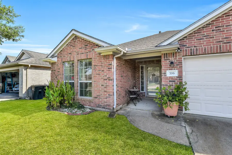 706 St Croix Street, Alvin, TX 77511 - #3