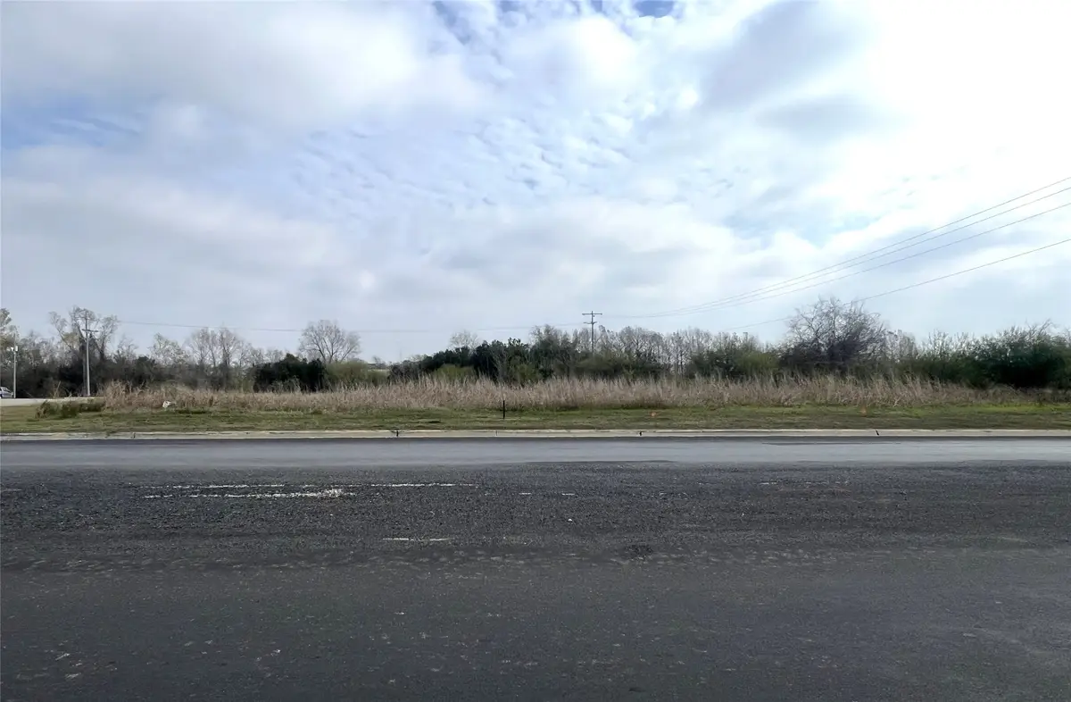 44 East Avenue, Schulenburg, TX 78956 - Image #1