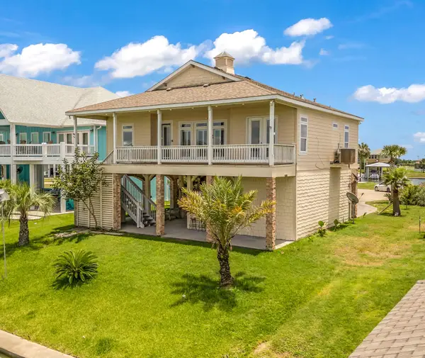 2001 Laguna Harbor Cove Boulevard, Port Bolivar, TX 77650