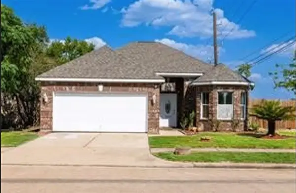 2402 Raintree Village Drive, Katy, TX 77449