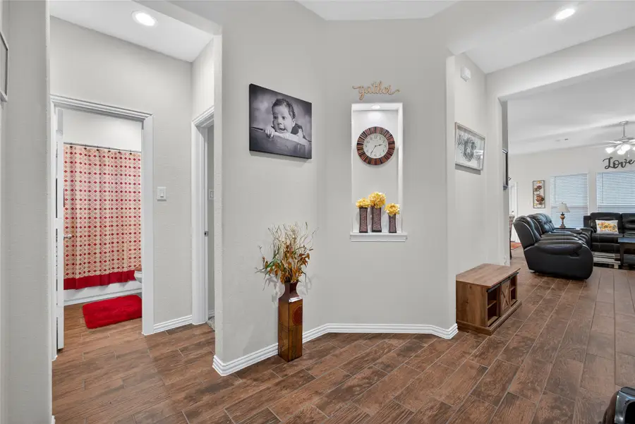 654 W Linnwood Drive, Woodbranch, TX 77357 - Image #2