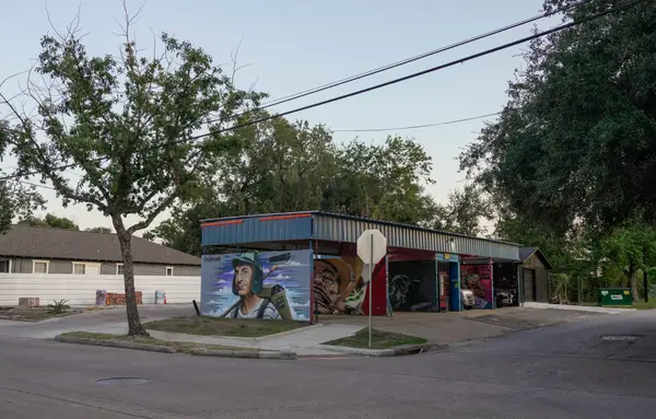4400 Canal Street, Houston, TX 77011
