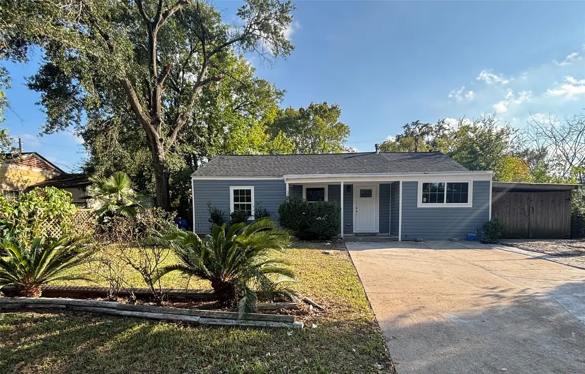 907 Fortune Drive, Baytown, TX 77520 - Image #1