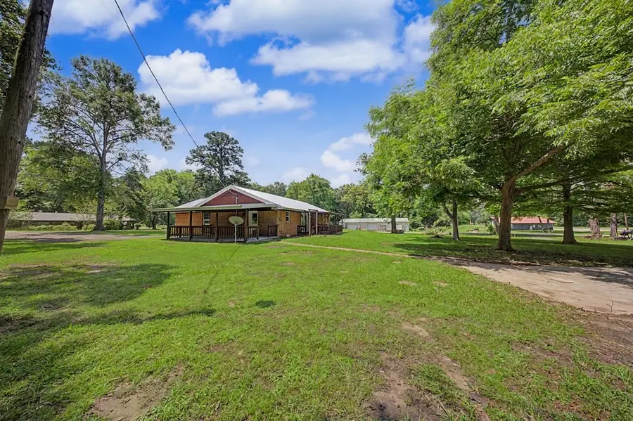508 Miller Street, Broaddus, TX 75929 - #3