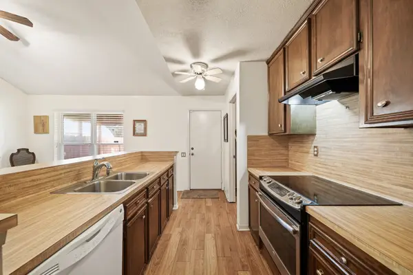 8618 Maplecrest Drive, Houston, TX 77099