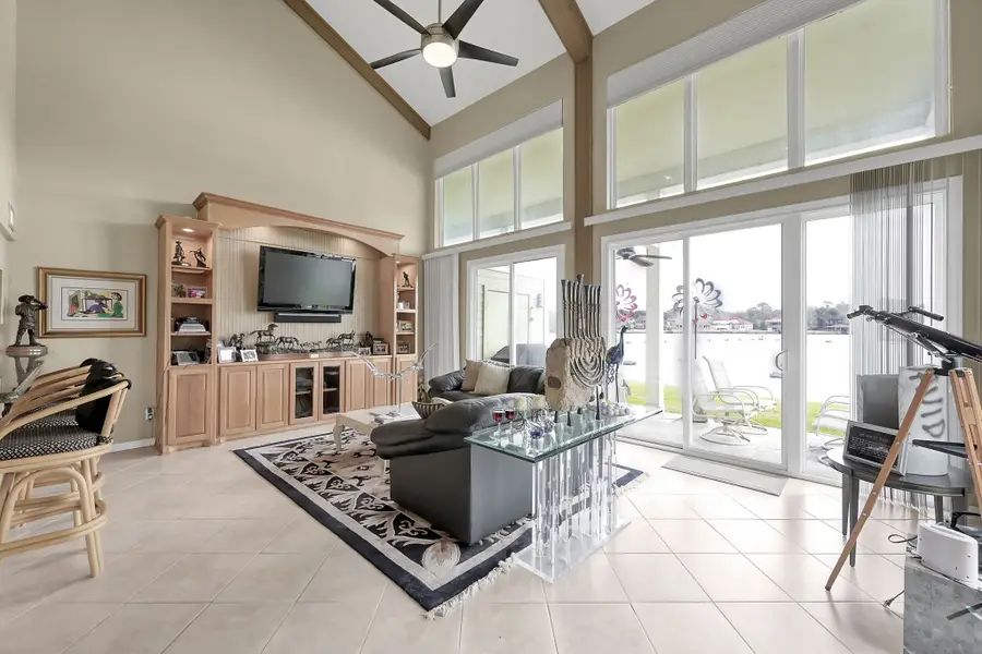 63 April Point Drive S, Conroe, TX 77356 - #2