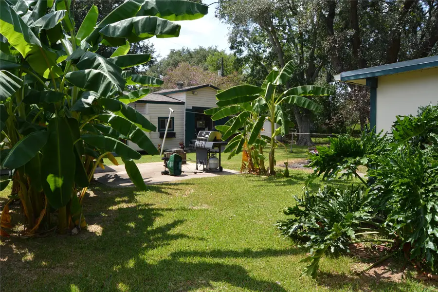 514 Bellmar Lane, Friendswood, TX 77546 - Image #2