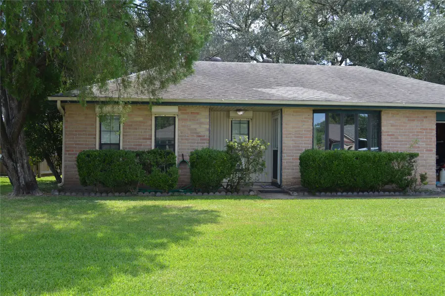 514 Bellmar Lane, Friendswood, TX 77546 - Image #3