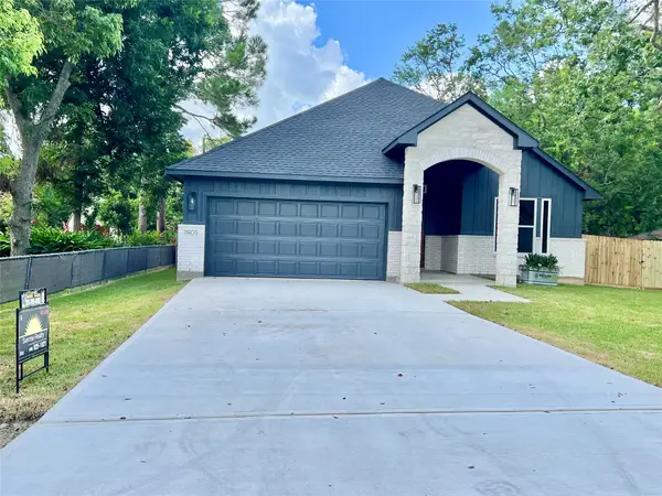 11905 23rd St, Santa Fe, TX 77510