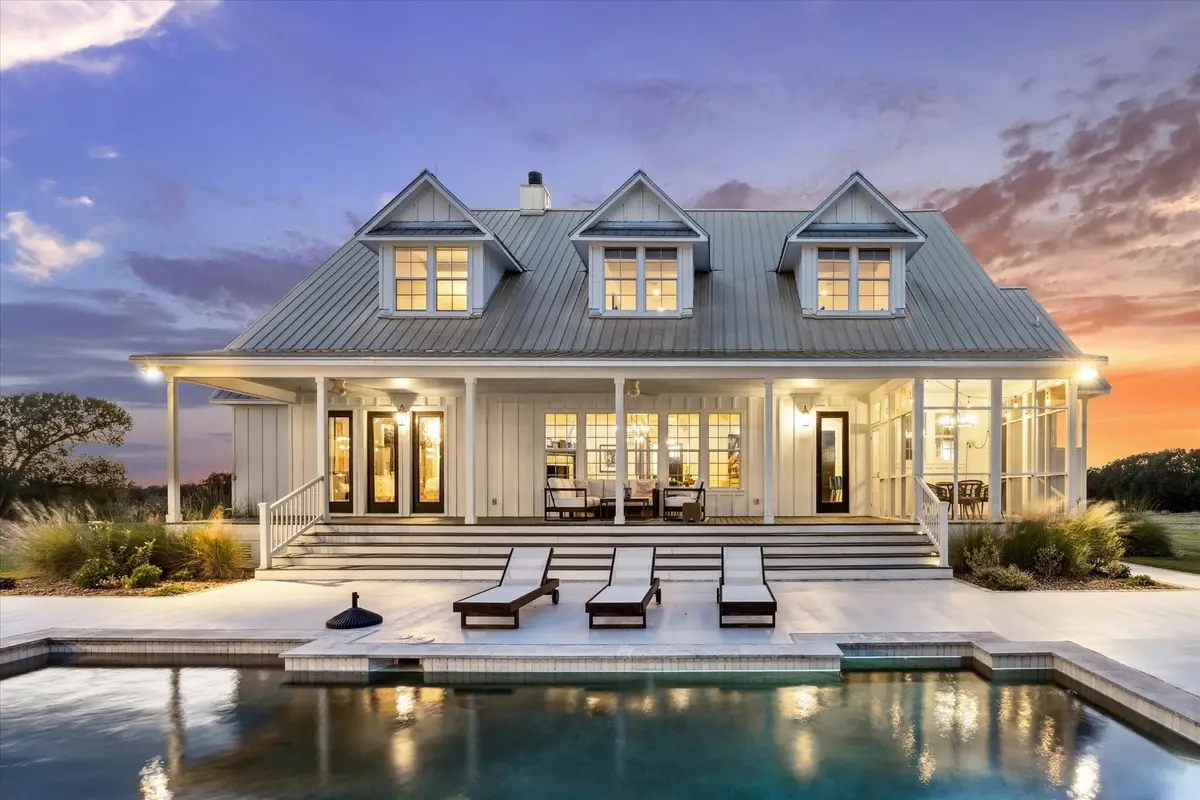 8611 Halamicek Loop, Fayetteville, TX 78940 - Image #1