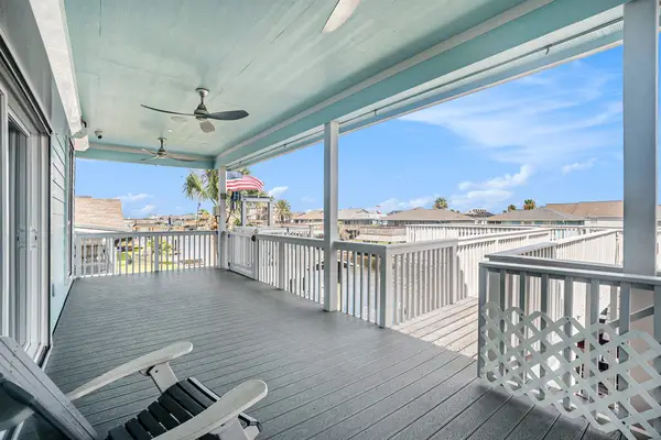 1171 Sailfish Street, Bayou Vista, TX 77563