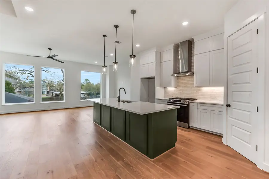 806 Fisher Street #F, Houston, TX 77018 - #3