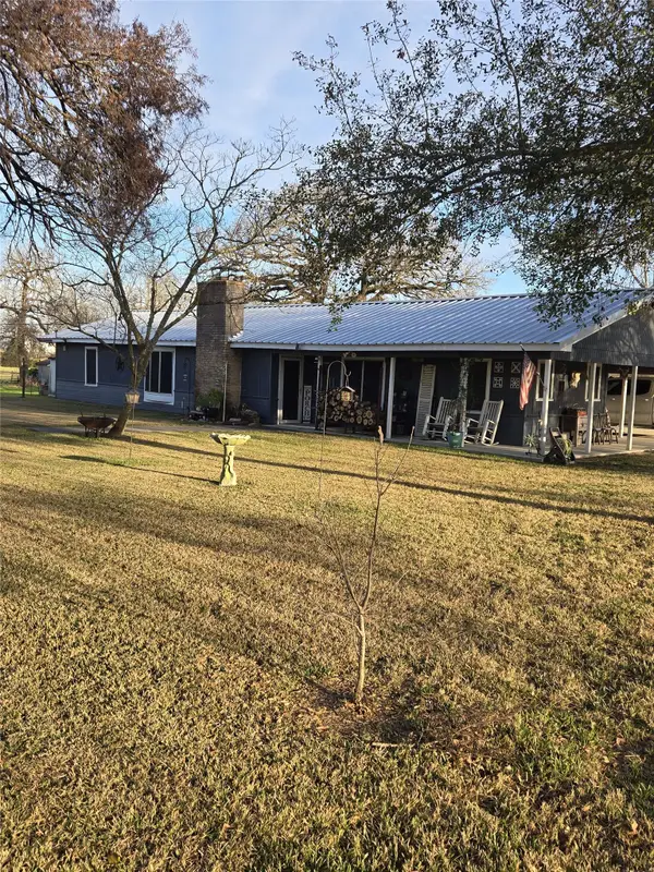 4450 Greenbriar Road, Madisonville, TX 77864