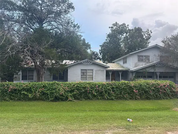297 6th Street E, Markham, TX 77456