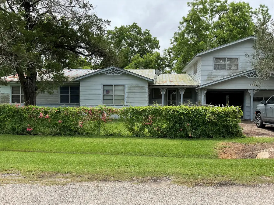 297 6th Street E, Markham, TX 77456 - #2