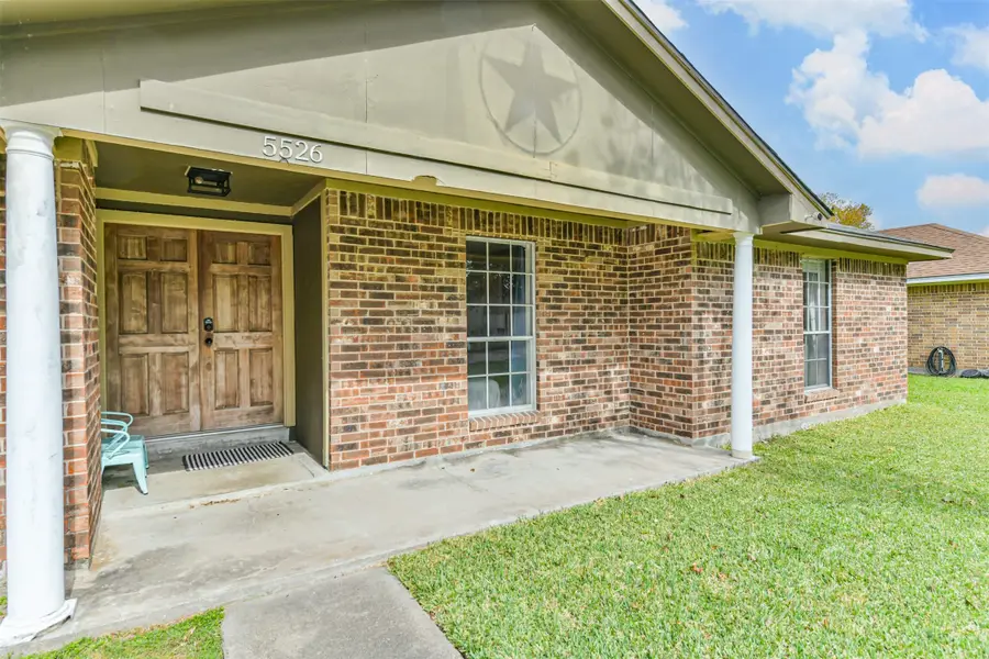 5526 Thornwood Circle, Dickinson, TX 77539 - Image #3