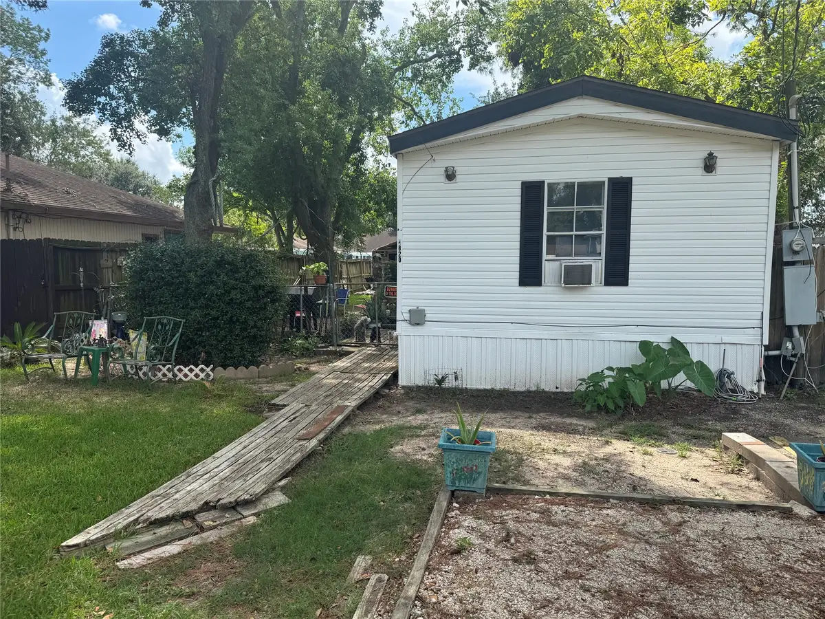 4820 12th Street, Bacliff, TX 77518 - #1