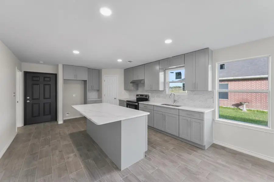 108 Sunset Heights Avenue, Dayton, TX 77535 - Image #2