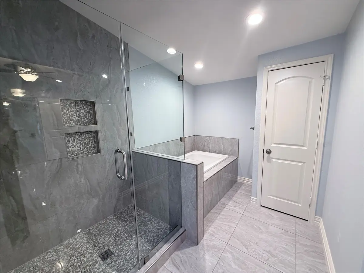 319 10th St, San Leon, TX 77539 - Image #1