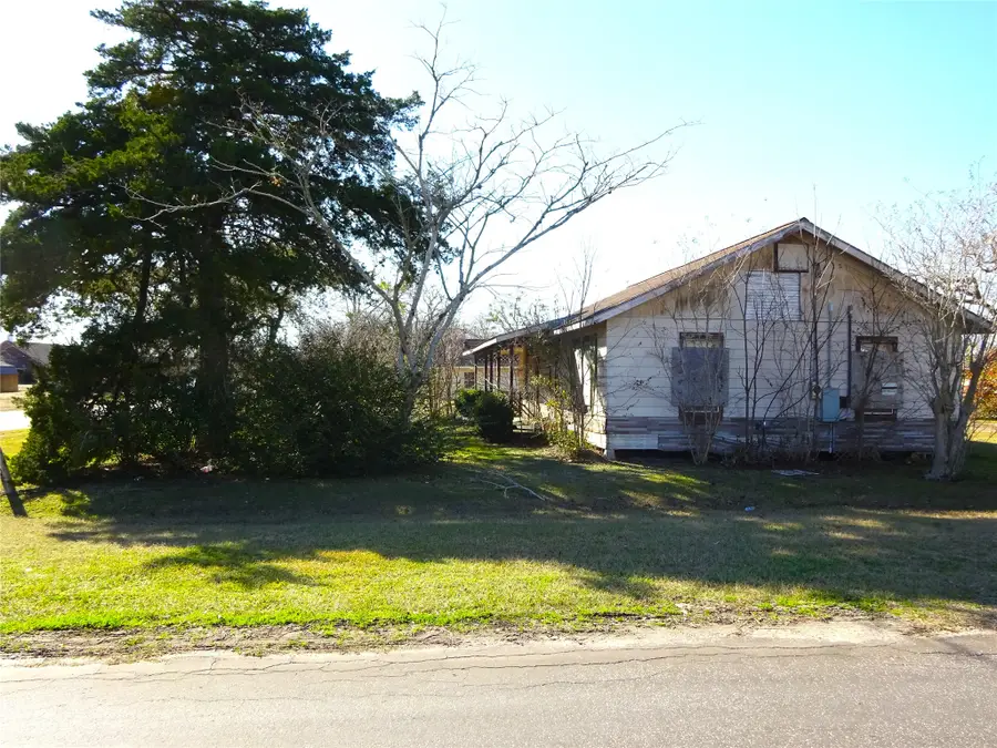 721 Matthews Street, Bay City, TX 77414 - #3