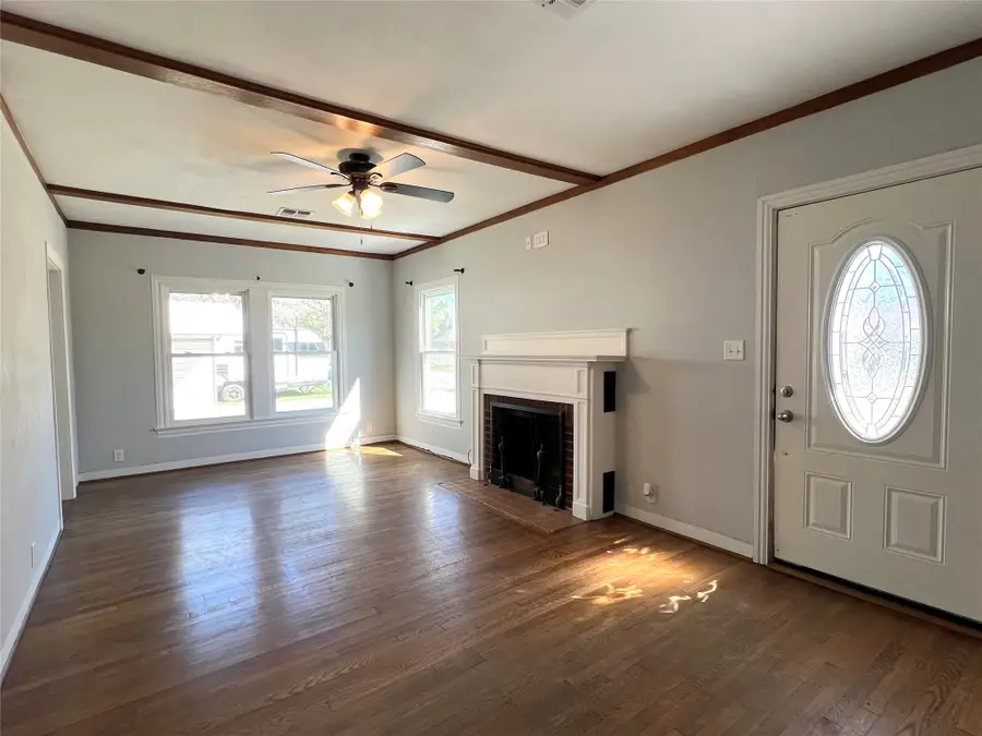 801 Avenue F, El Campo, TX 77437 - #3