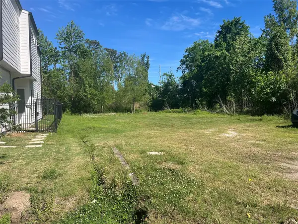 5802 Burt Street, Houston, TX 77091