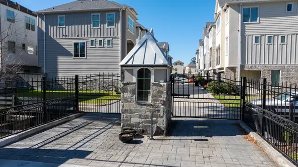 10918 Upland Retreat Drive, Houston, TX 77043