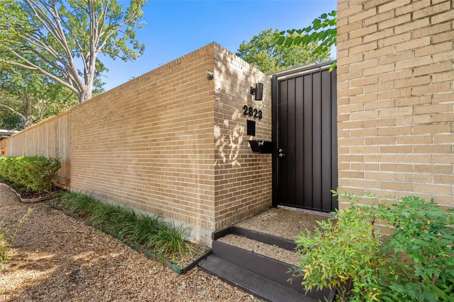 2823 Sackett Street, Houston, TX 77098 - Image #2