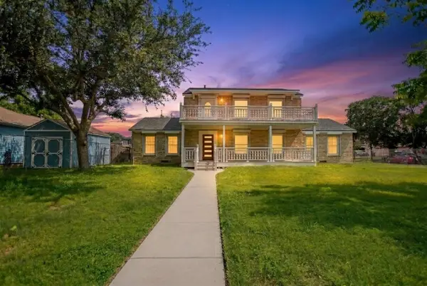 104 12th Avenue N, Texas City, TX 77590