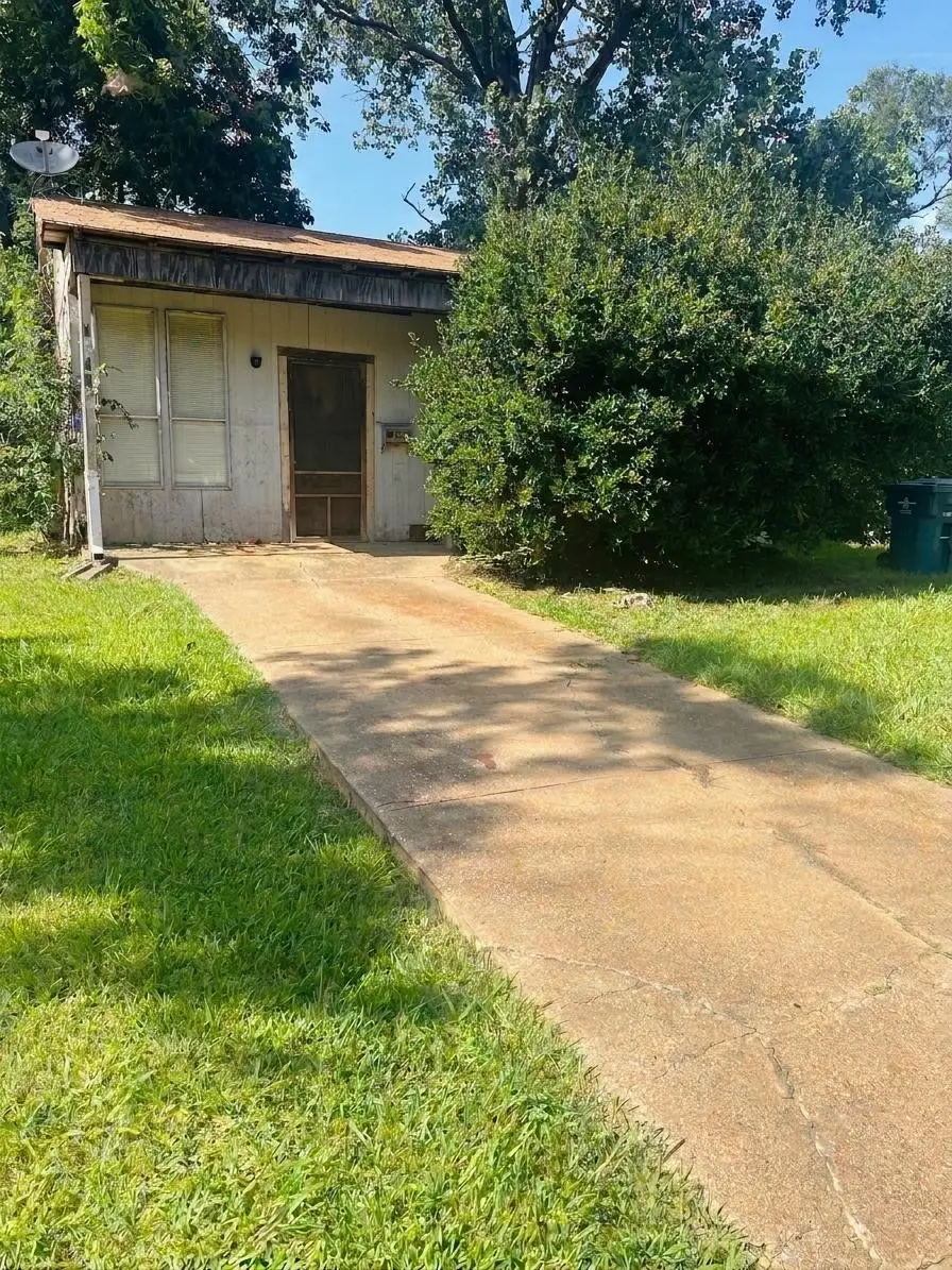 1605 W Johnson Street, Denison, TX 75020 - #1