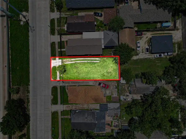 3207 Eastex Freeway, Houston, TX 77026