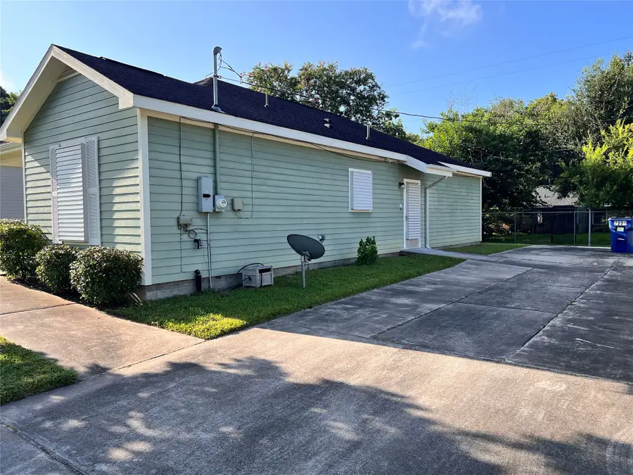 7221 Carver Avenue, Texas City, TX 77591 - #3