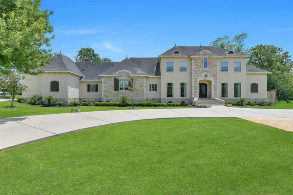 2901 Green Tee Drive, Pearland, TX 77581