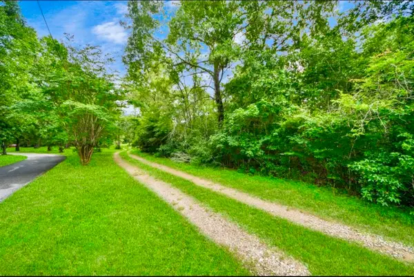 13891 Creighton Rd, Conroe, TX 77302