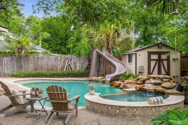 330 Welford Lane, Highlands, TX 77562