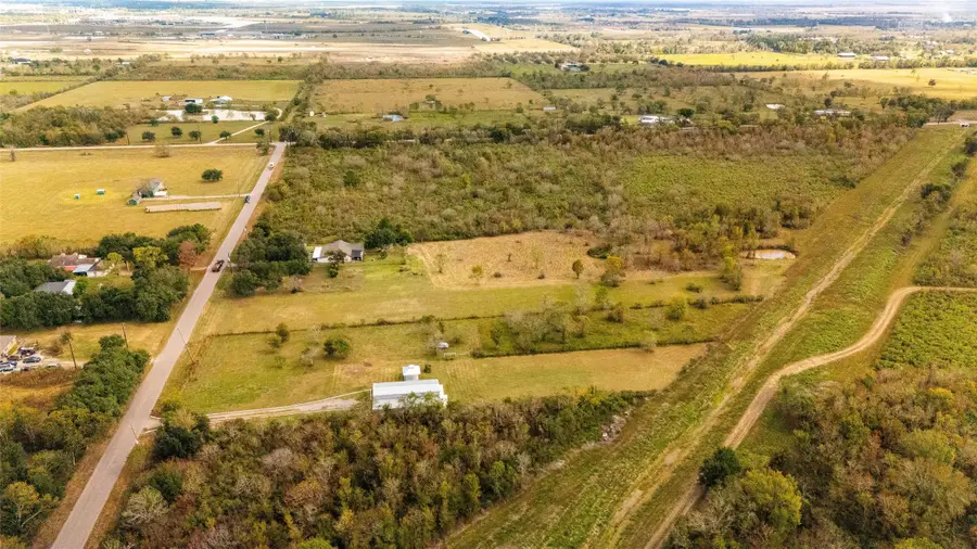 1824 County Road 382, Rosharon, TX 77583 - Image #3