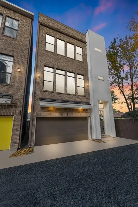209 Burr Street #D, Houston, TX 77011