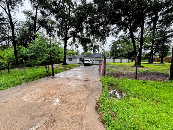 214 Mills Drive, Livingston, TX 77351
