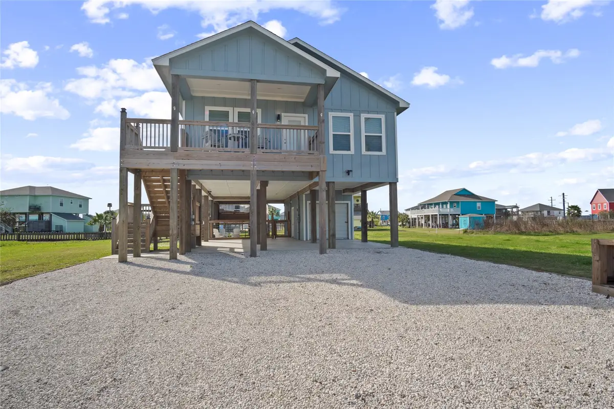 985 B Gulf Road, Crystal Beach, TX 77650 - Image #1