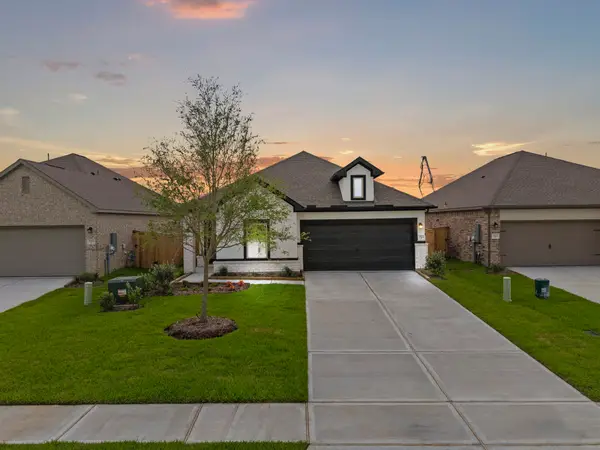 3506 Atlas Point Lane, Angleton, TX 77515