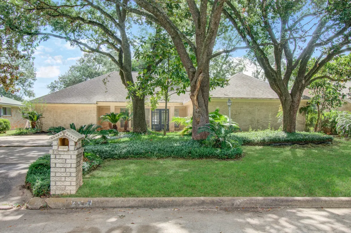2719 E Pebble Beach Drive, Missouri City, TX 77459 - #1