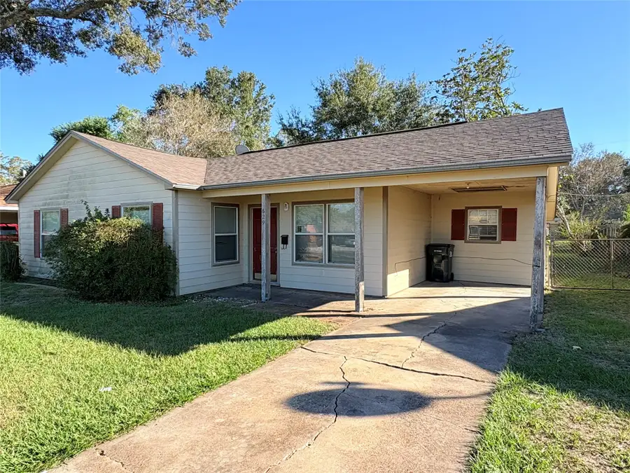 629 W Norris Street, El Campo, TX 77437 - Image #3