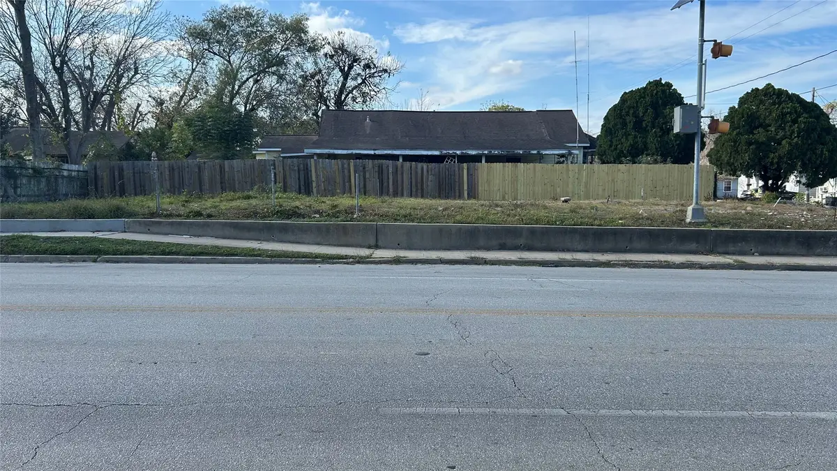 911 & 913 75th Street, Houston, TX 77011 - Image #1