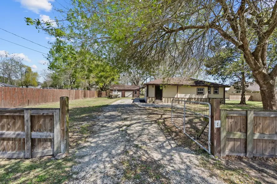 7117 Avenue D, Santa Fe, TX 77510 - #2