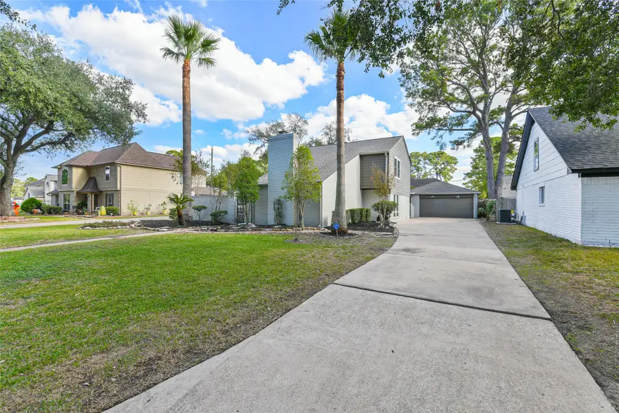 5115 Green Springs Drive, Houston, TX 77066 - Image #2