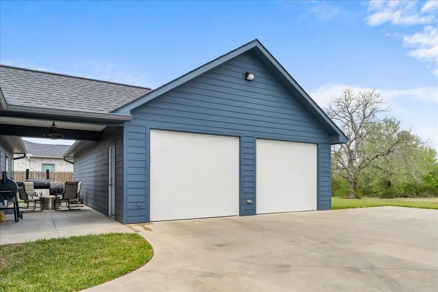 1207 Pecan Street, Brenham, TX 77833 - #3