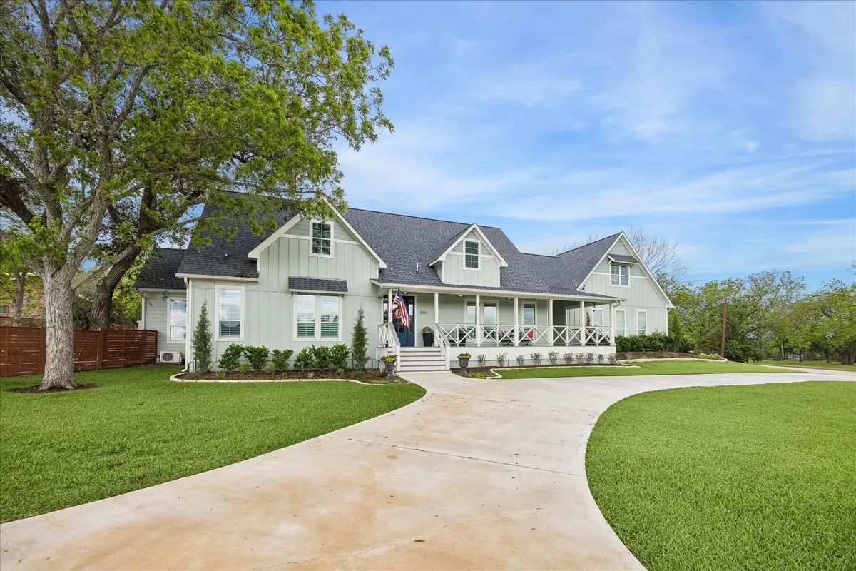 859 E Glenn Street, Bellville, TX 77418 - #1