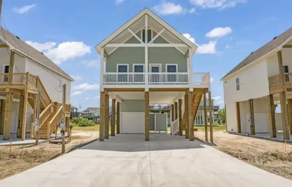 973 Alberdie Drive, Crystal Beach, TX 77650
